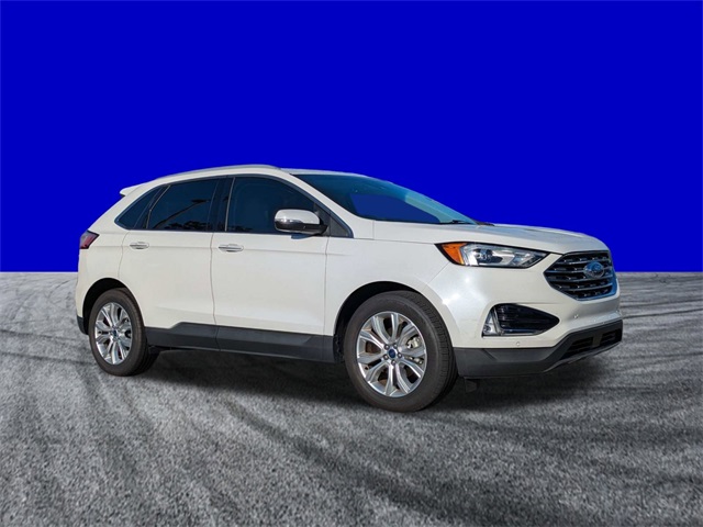 2020 Ford Edge Titanium photo 2
