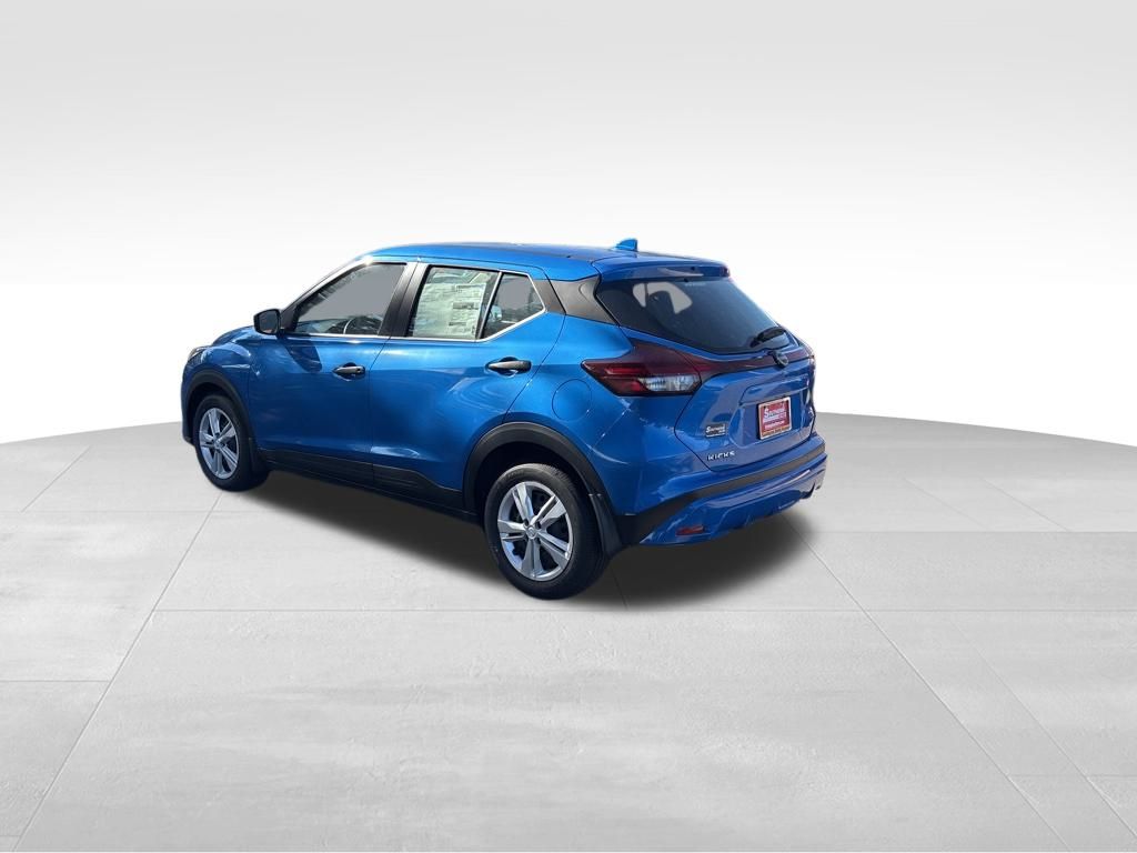 2025 Nissan Kicks Play S photo 2