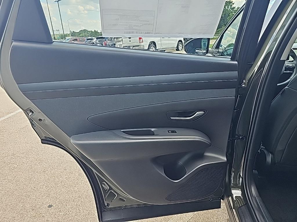 2025 Hyundai Tucson SEL Convenience photo 28