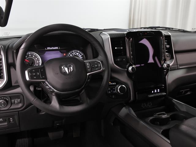 2025 Ram 1500 Big Horn Night Edition photo 4