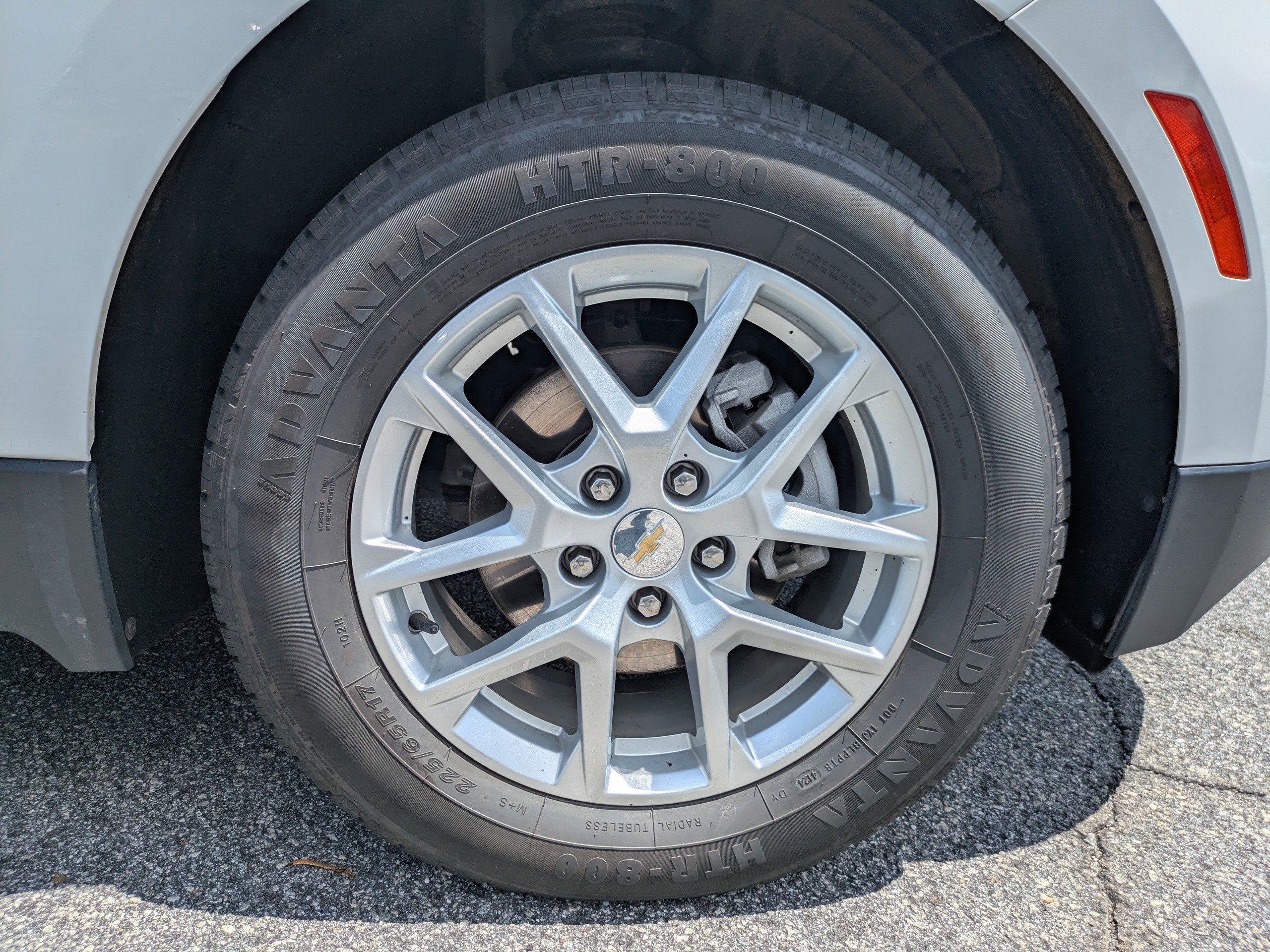 2024 Chevrolet Equinox LT photo 10
