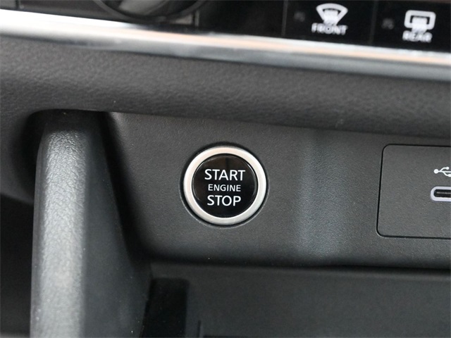 2023 Nissan Rogue SV photo 18