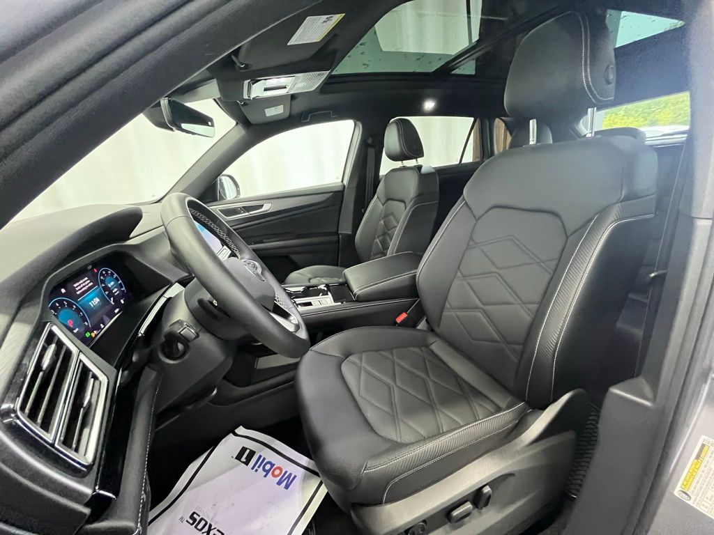 2024 Volkswagen Atlas Cross Sport SE Technology photo 10