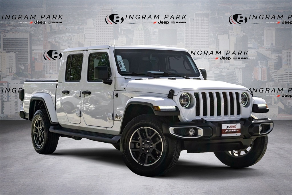 2022 Jeep Gladiator Overland's photo