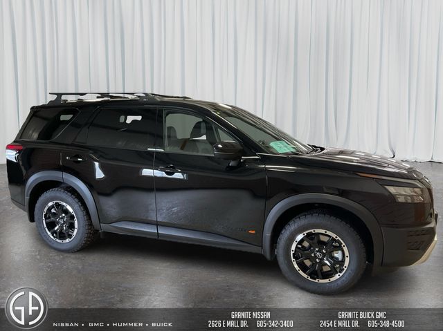 2025 Nissan Pathfinder Rock Creek photo 3