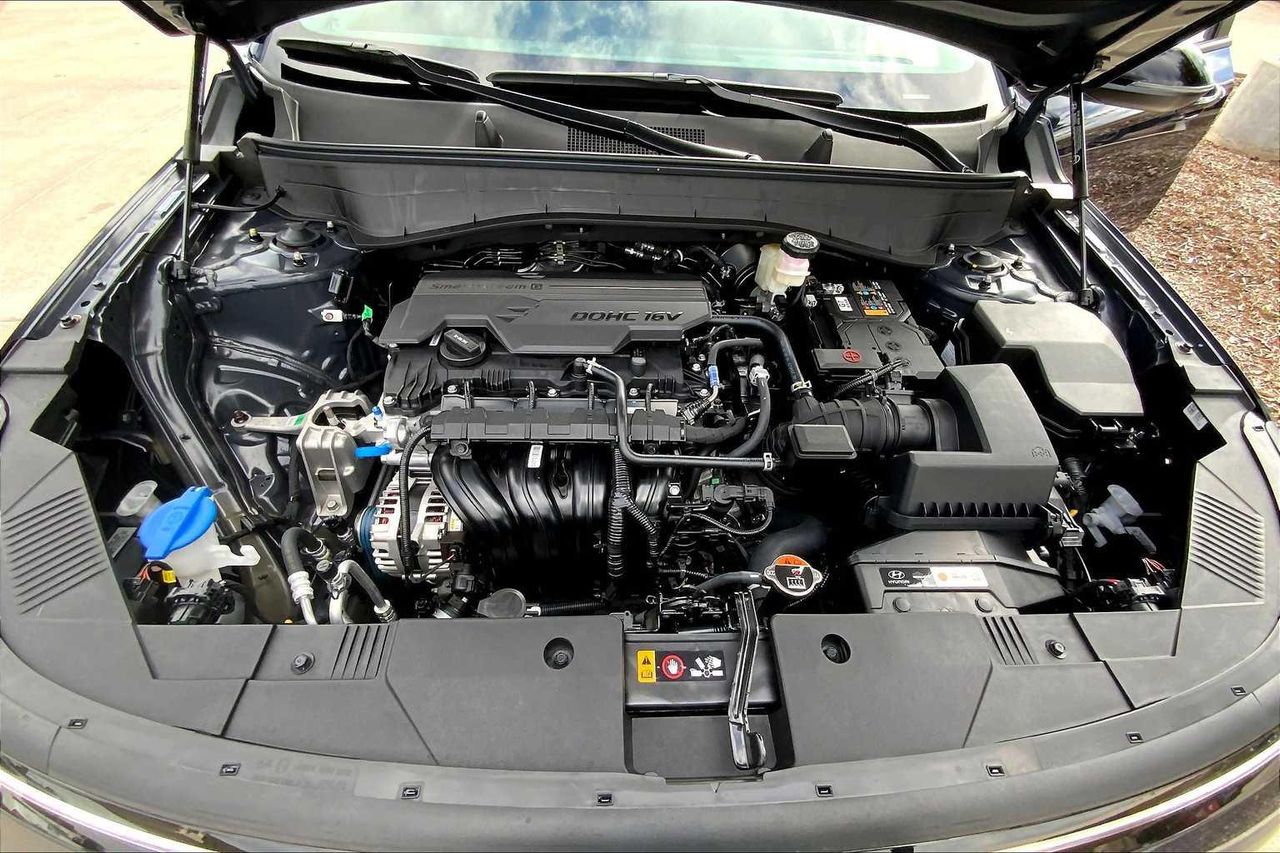 2026 Hyundai Kona SEL photo 15
