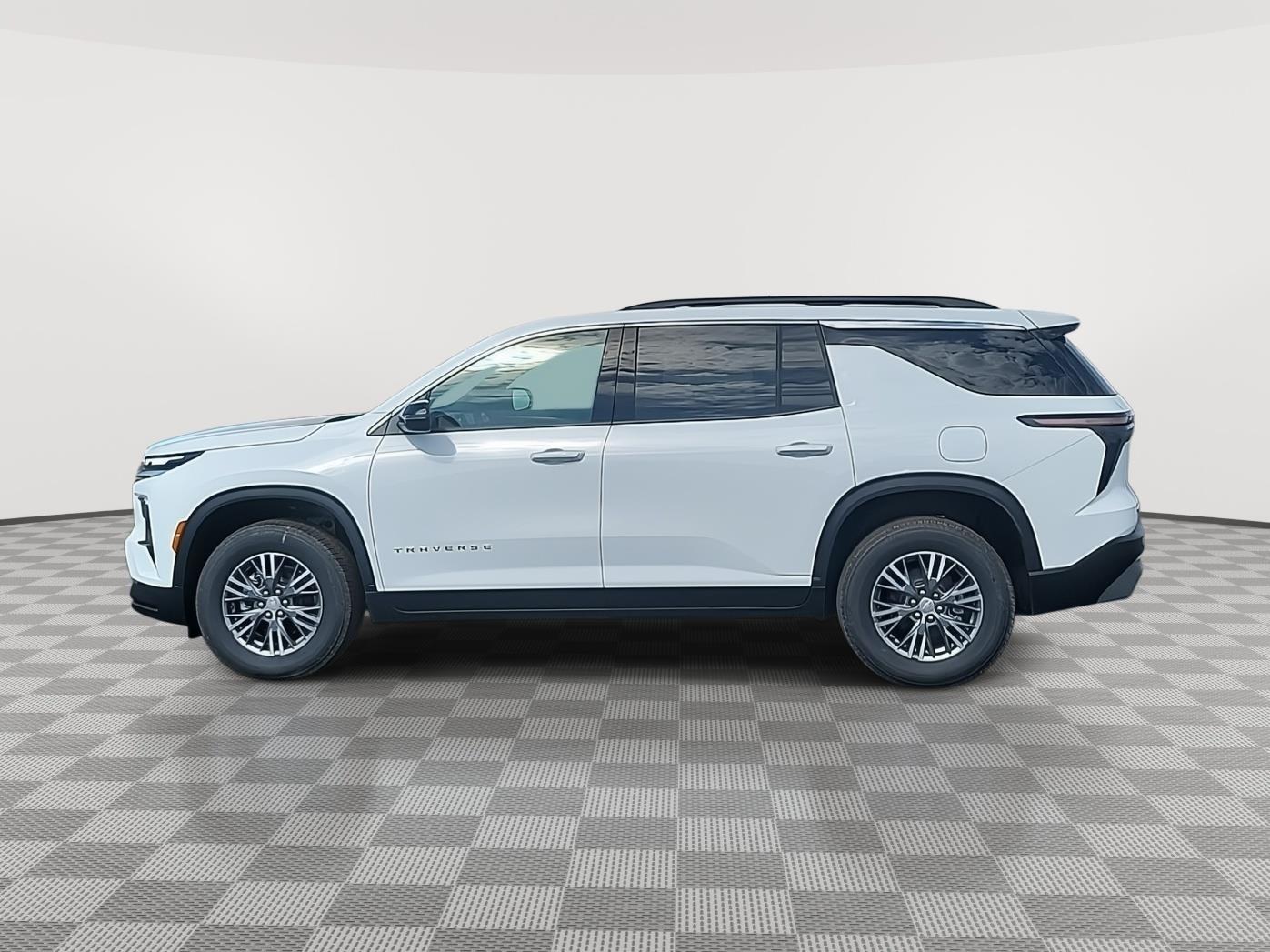 2025 Chevrolet Traverse photo 3