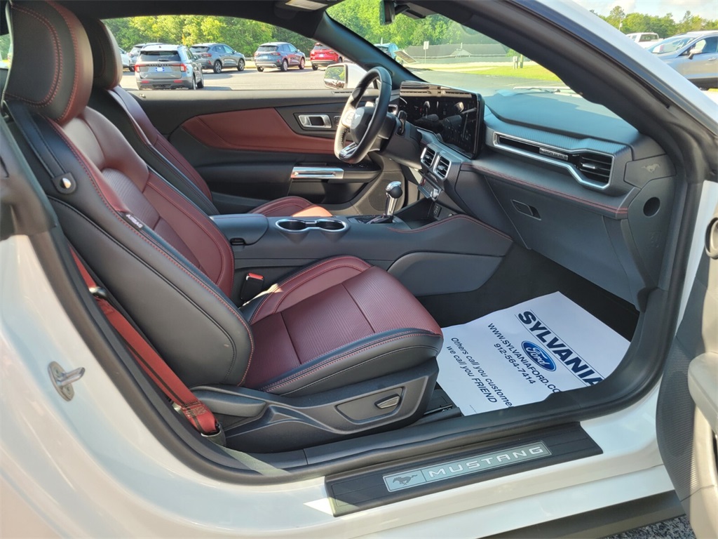 2025 Ford Mustang EcoBoost Premium photo 12