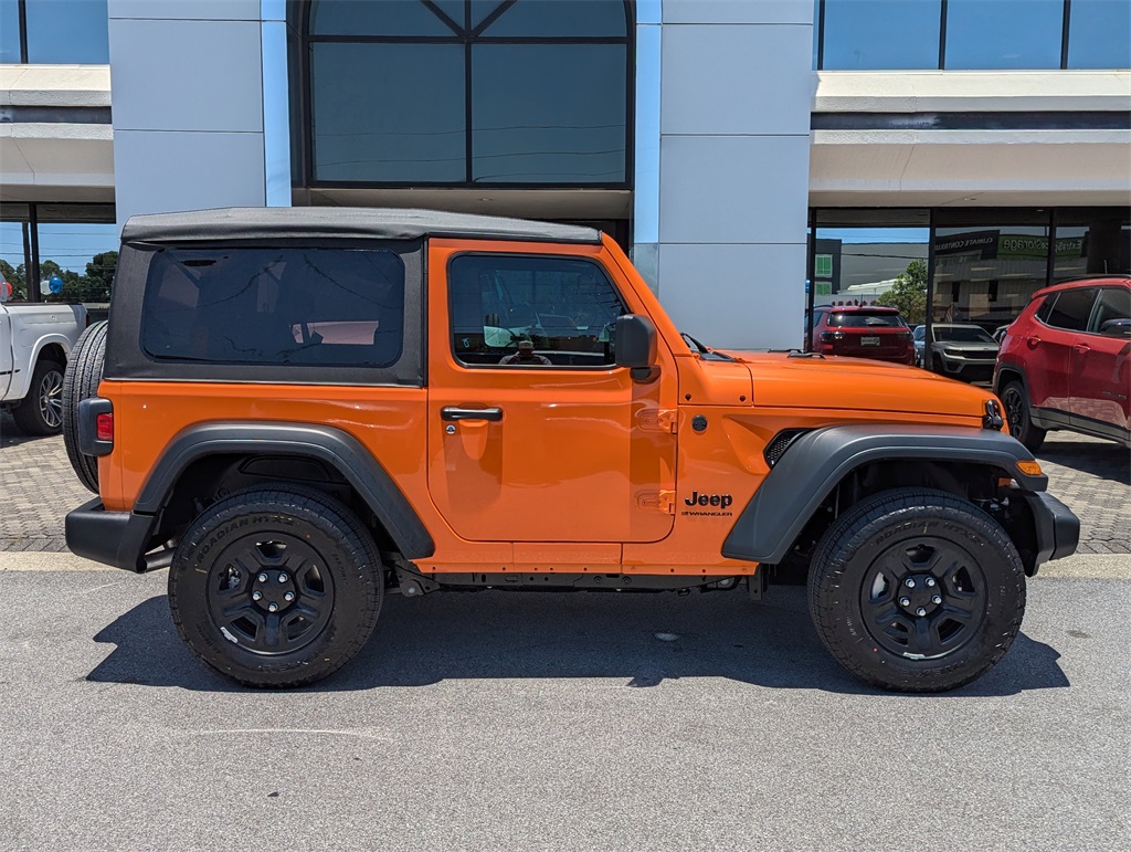 2025 Jeep Wrangler Sport photo 3