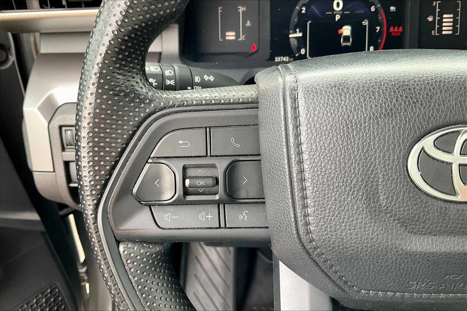 2024 Toyota Tacoma SR5 photo 21