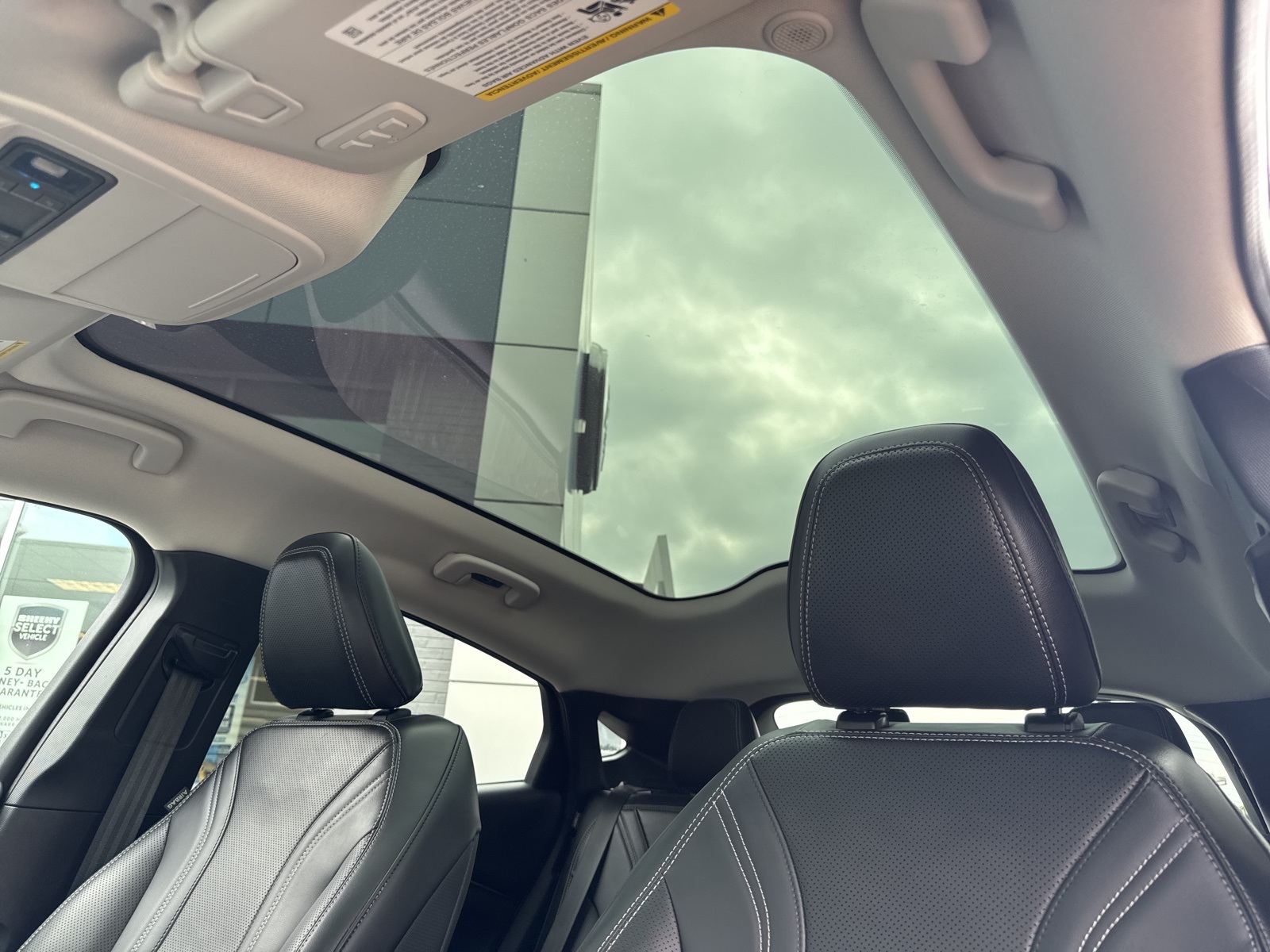 2021 Ford Mustang Mach-E Premium photo 10