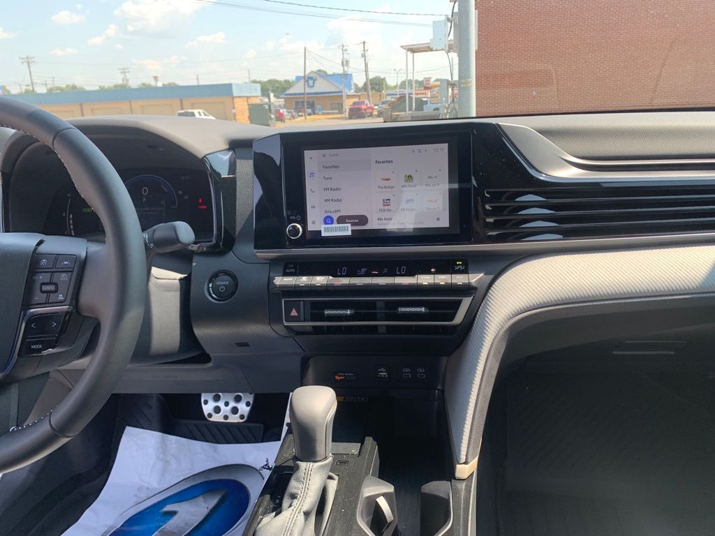 2025 Toyota Camry SE photo 20