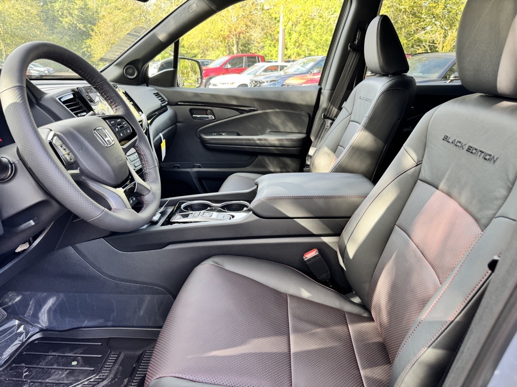 2025 Honda Ridgeline Black Edition photo 13