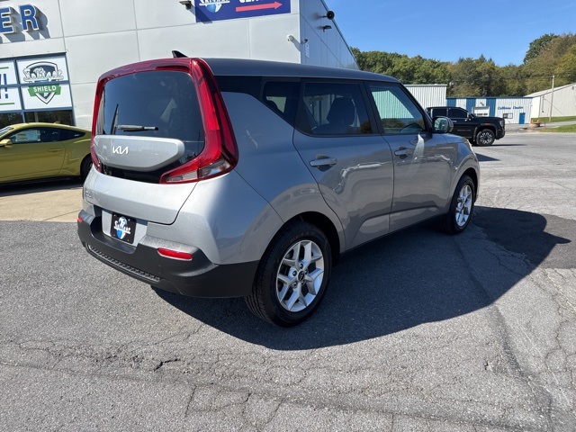 2022 Kia Soul LX photo 4