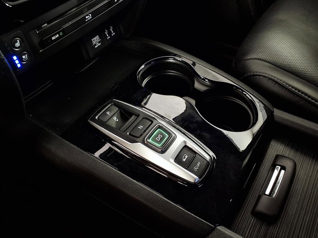 2016 Honda Pilot Elite photo 14