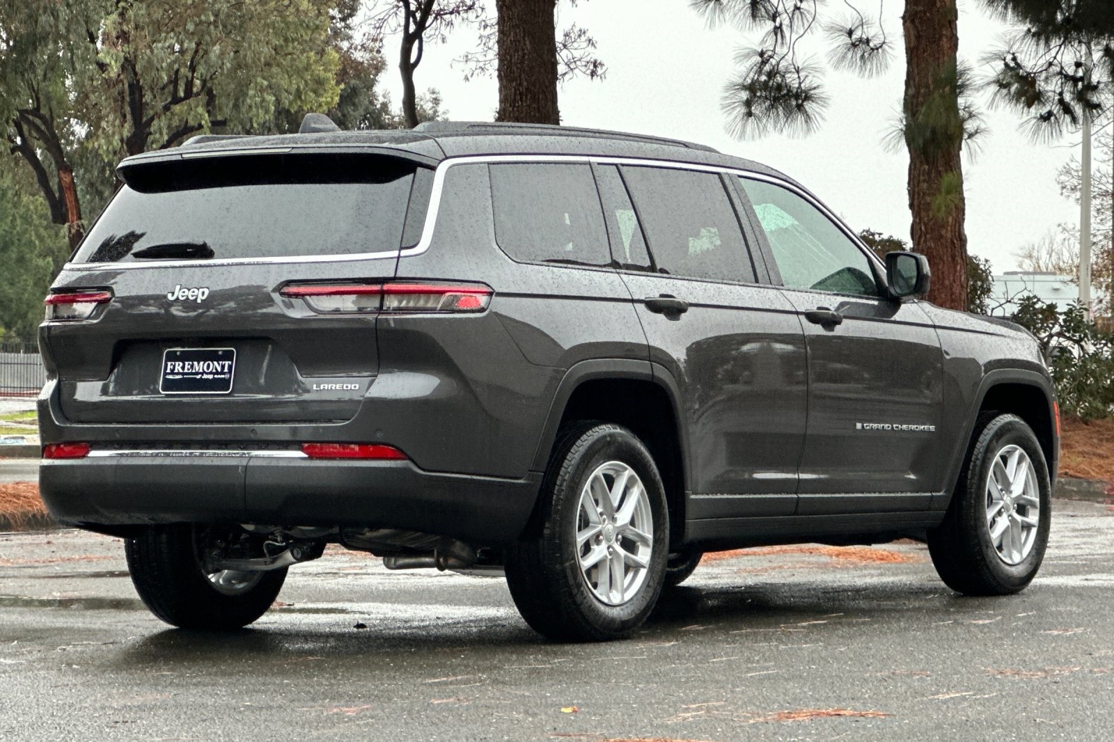 2025 Jeep Grand Cherokee Laredo X photo 3