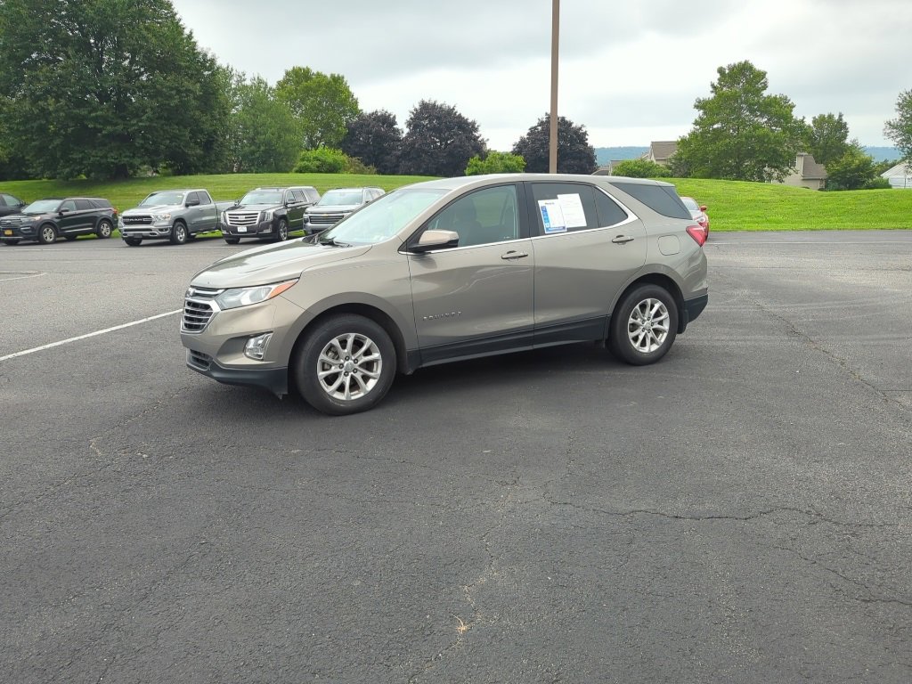 2018 Chevrolet Equinox LT photo 2