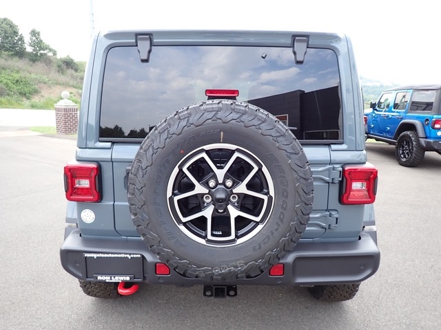 2025 Jeep Wrangler Rubicon photo 4