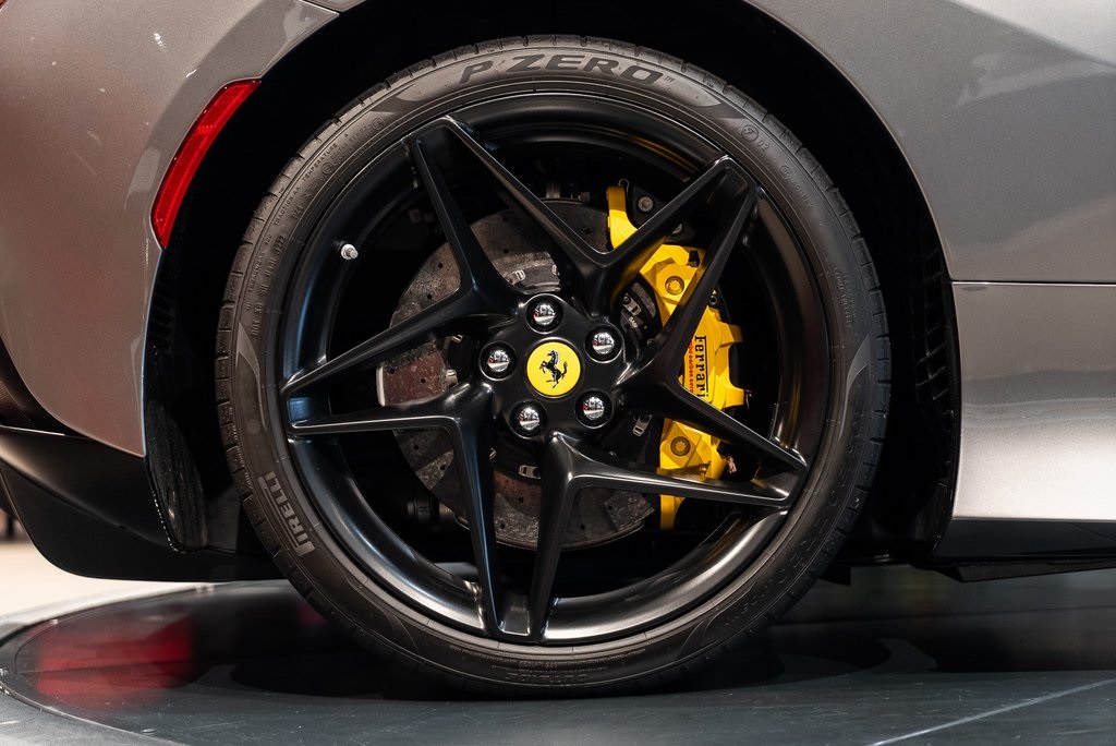 2022 Ferrari F8 Spider Base photo 15
