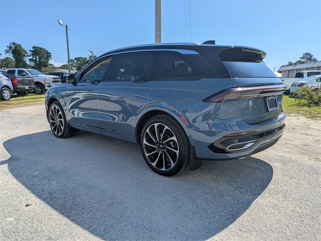 2025 Lincoln Nautilus Black Label photo 5