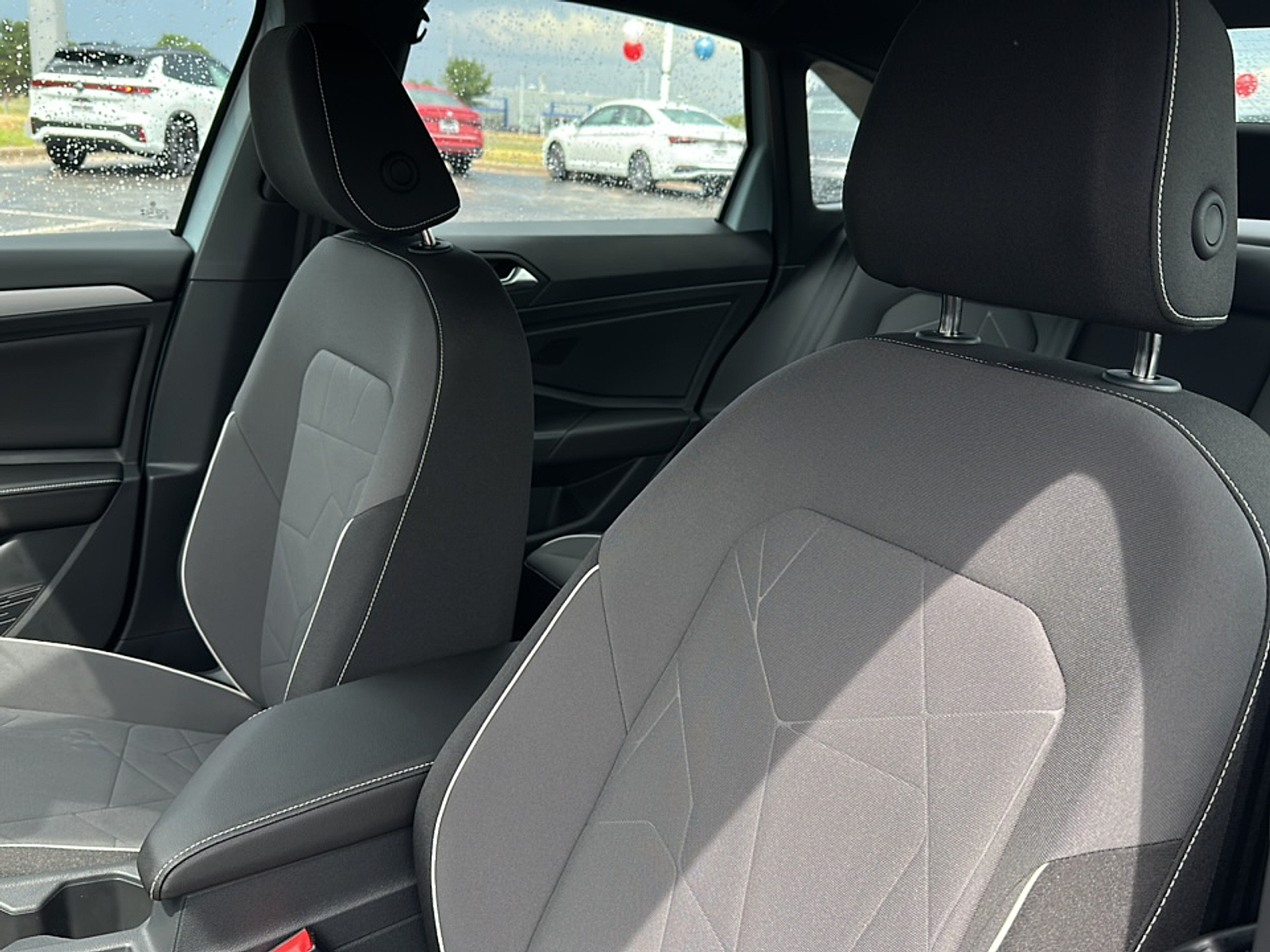 2025 Volkswagen Jetta 1.5T Sport photo 4