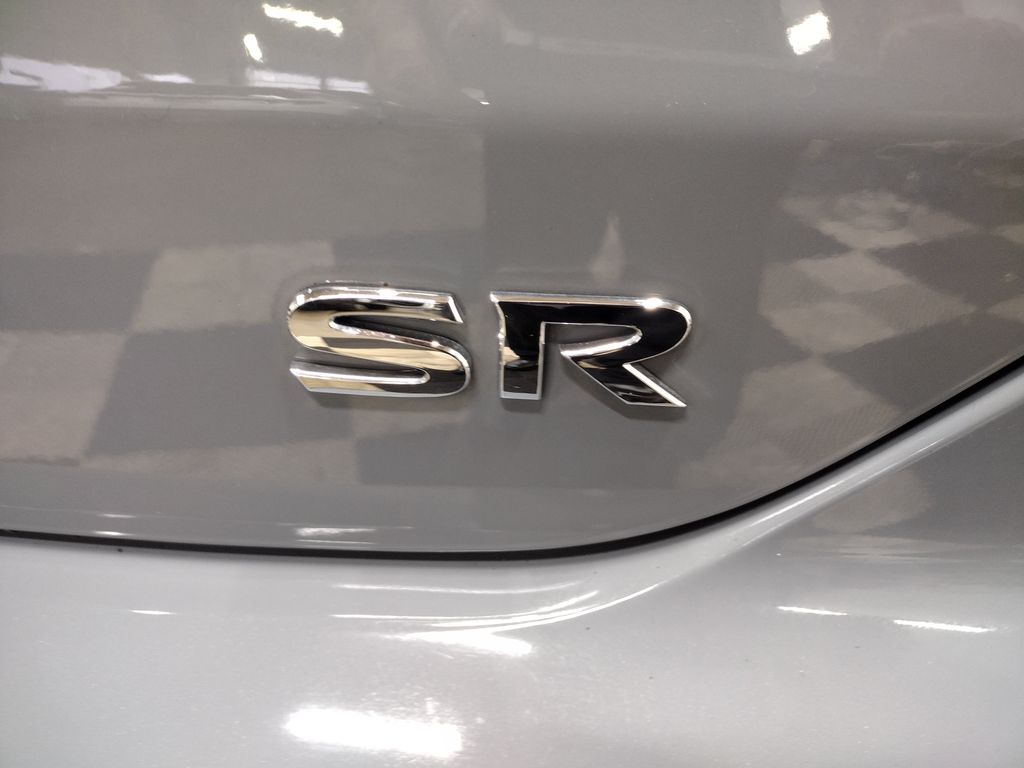 2021 Nissan Kicks SR photo 14