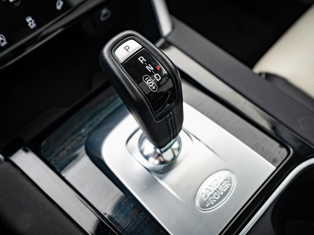 2022 Land Rover Discovery Sport SE R-Dynamic photo 21