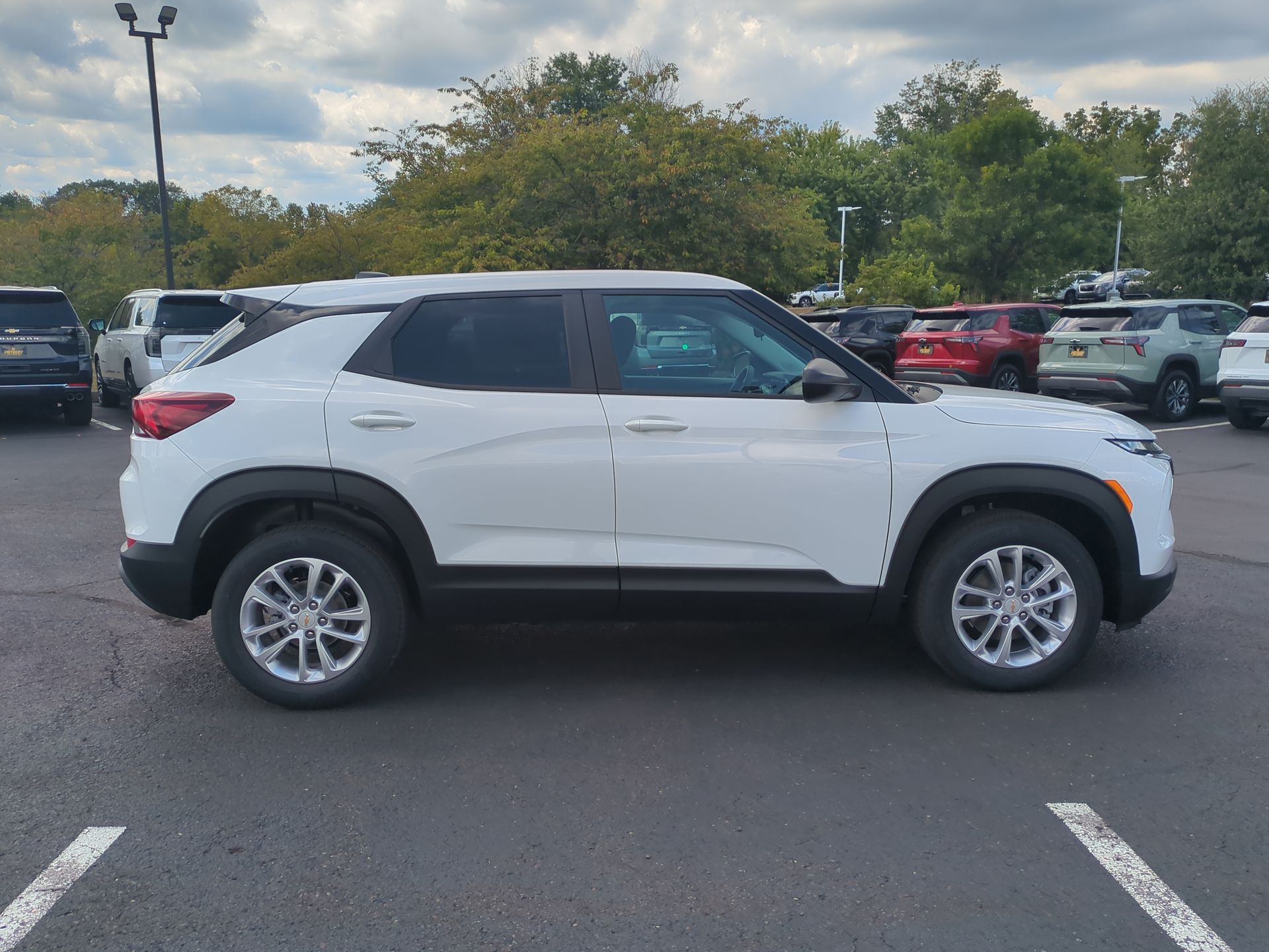2026 Chevrolet Trailblazer LS photo 2