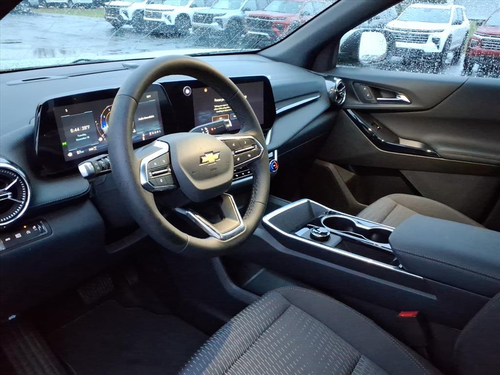 2026 Chevrolet Equinox LT photo 3