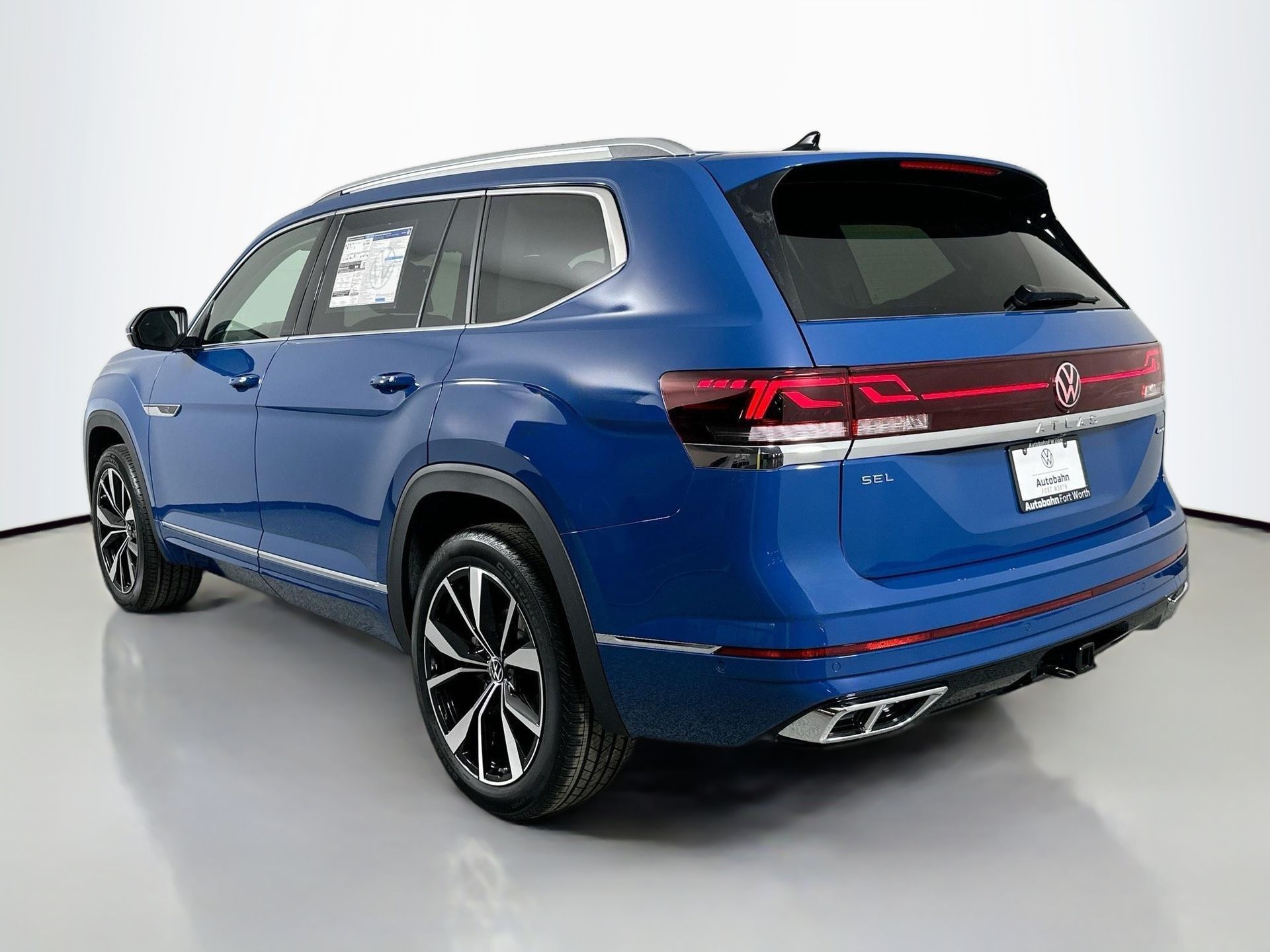 2025 Volkswagen Atlas SEL Premium R-Line photo 4