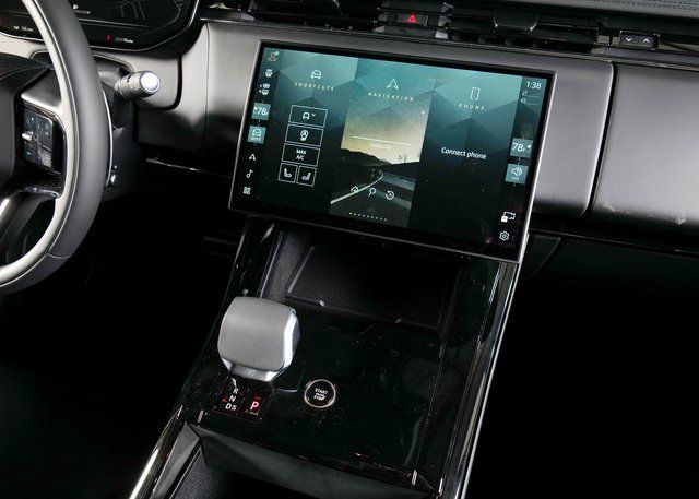 2025 Land Rover Range Rover Sport SE photo 14