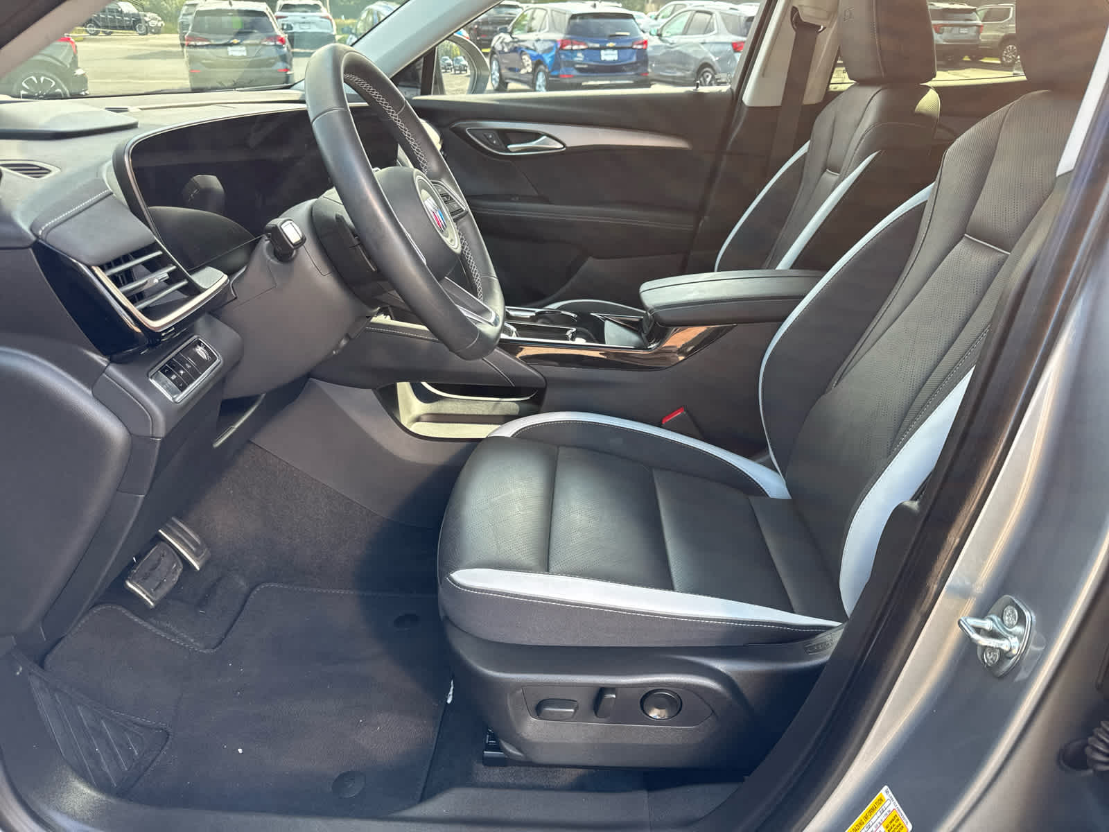 2025 Buick Envision Sport Touring photo 16