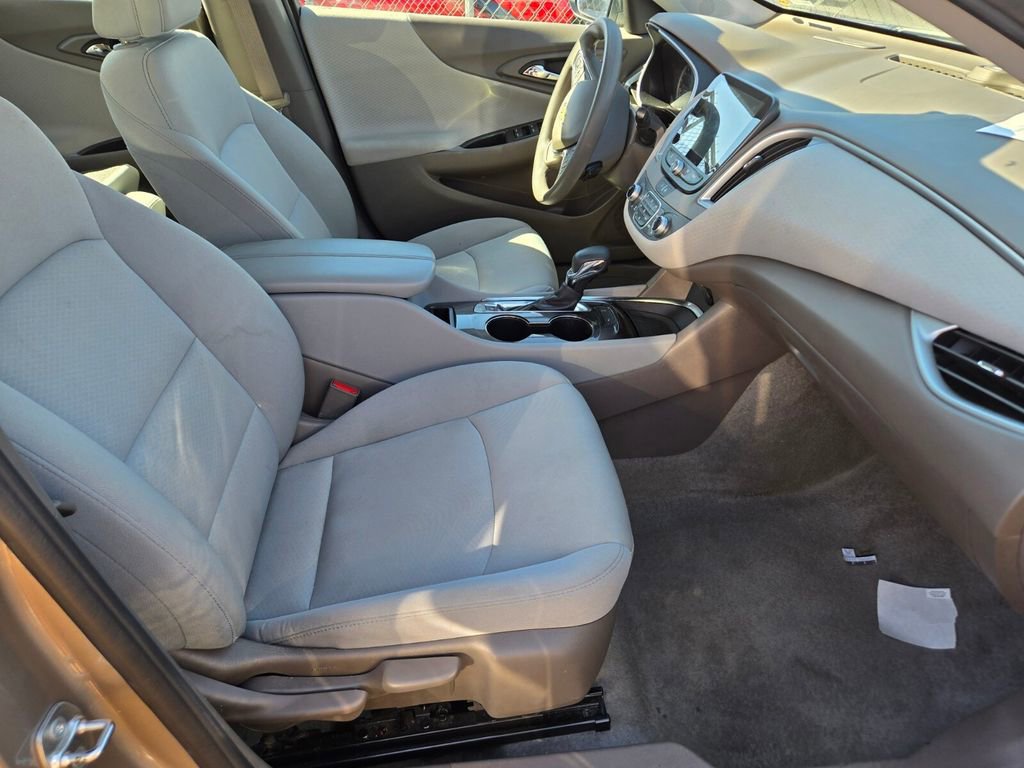 2024 Chevrolet Malibu 1LT photo 4