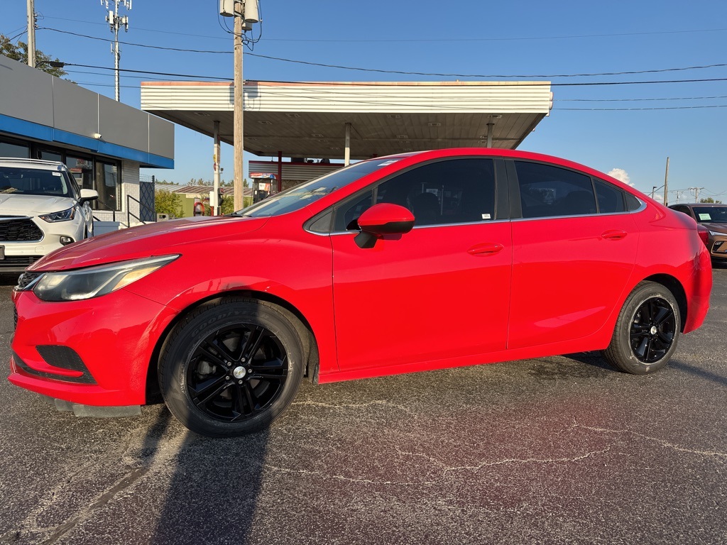 2018 Chevrolet Cruze LT photo 2