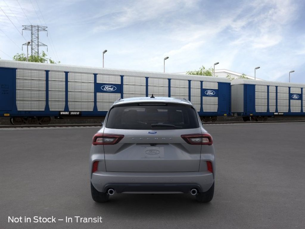 2024 Ford Escape ST-Line photo 4