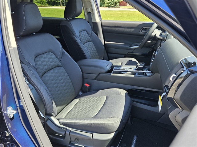 2025 Nissan Pathfinder SV photo 15