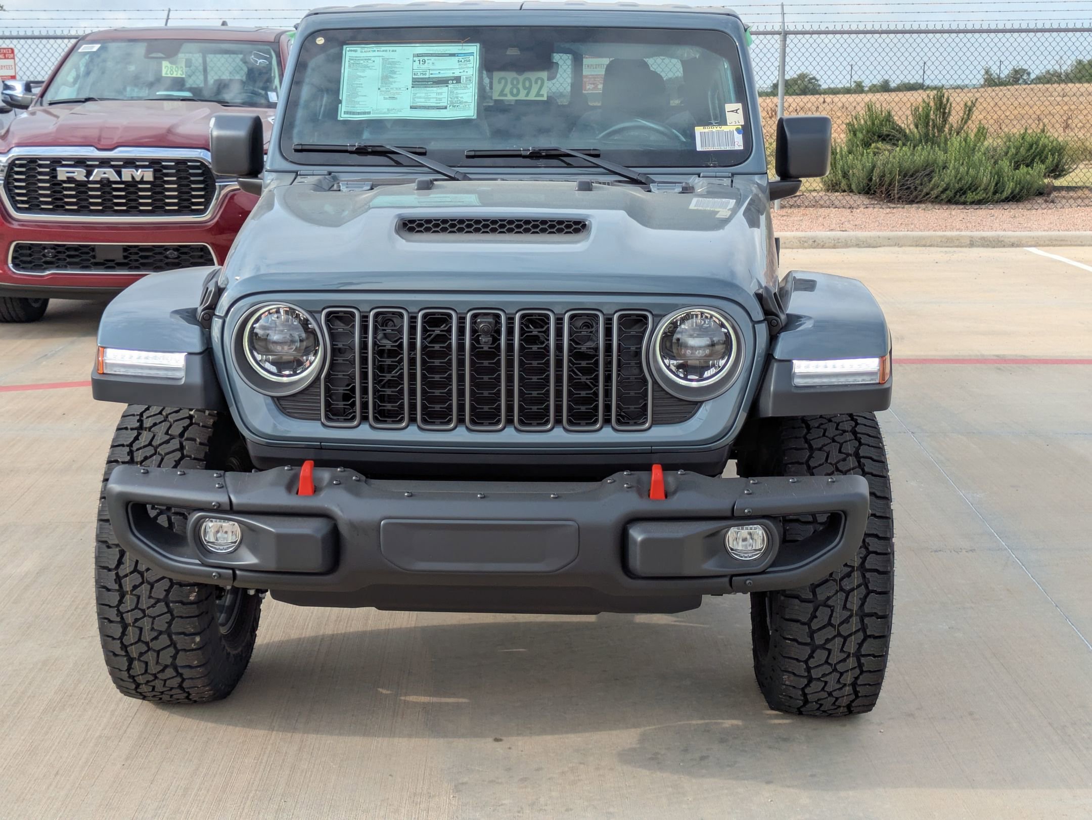 2025 Jeep Gladiator Mojave photo 8