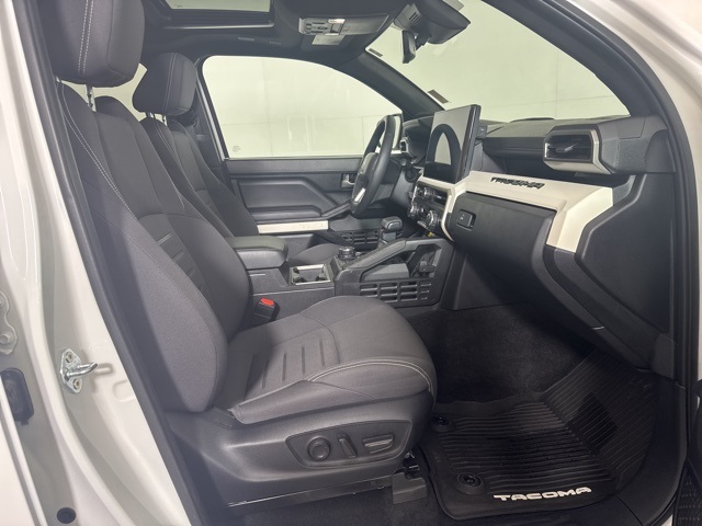 2024 Toyota Tacoma TRD photo 4