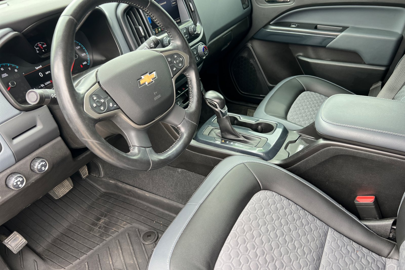 2022 Chevrolet Colorado Z71 photo 6