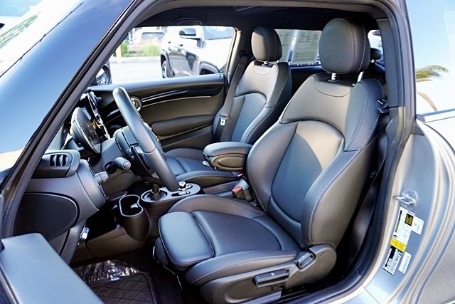 Used 2023 Silver MINI Base image 15