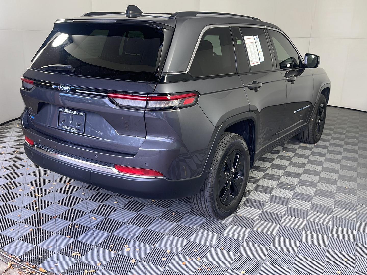 2022 Jeep Cherokee Limited 4xe photo 2