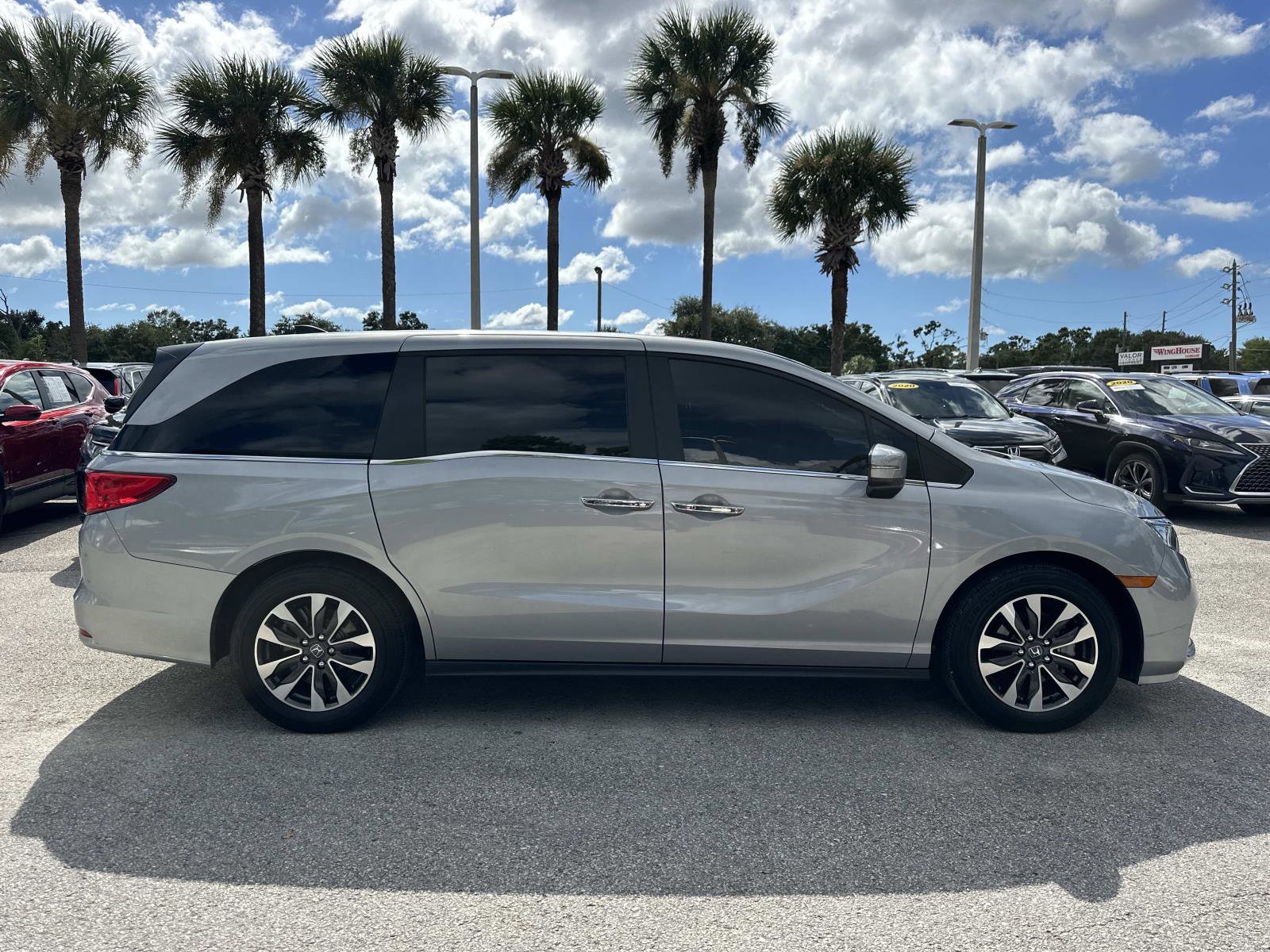 2024 Honda Odyssey EX-L photo 2