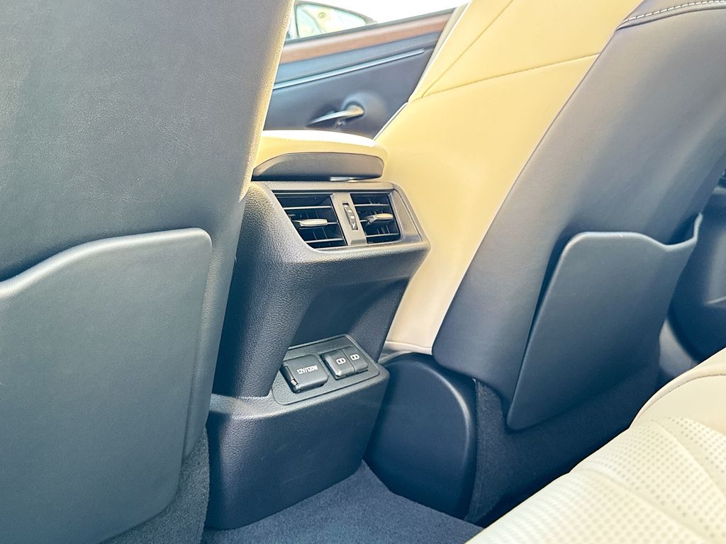 2024 Lexus ES 350 Luxury photo 36