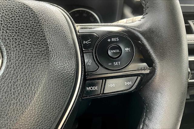 2022 Toyota RAV4 XLE Premium photo 22