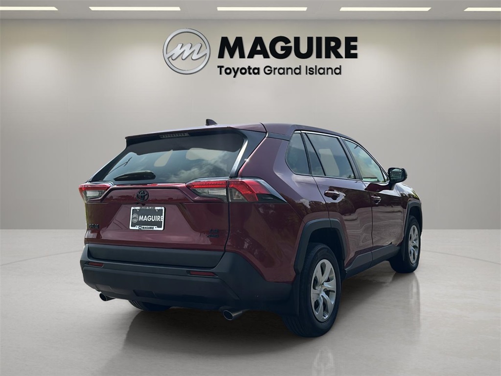 2023 Toyota RAV4 LE photo 5