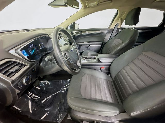2020 Ford Fusion SE photo 19