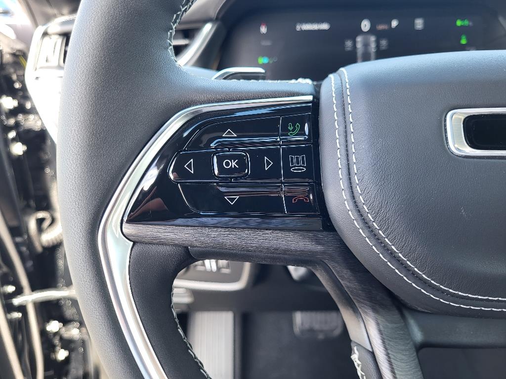 2024 Jeep Cherokee Overland 4xe photo 13