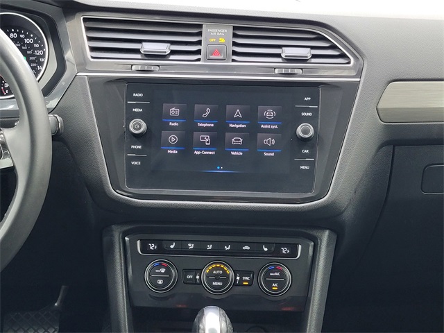 2021 Volkswagen Tiguan SE photo 18