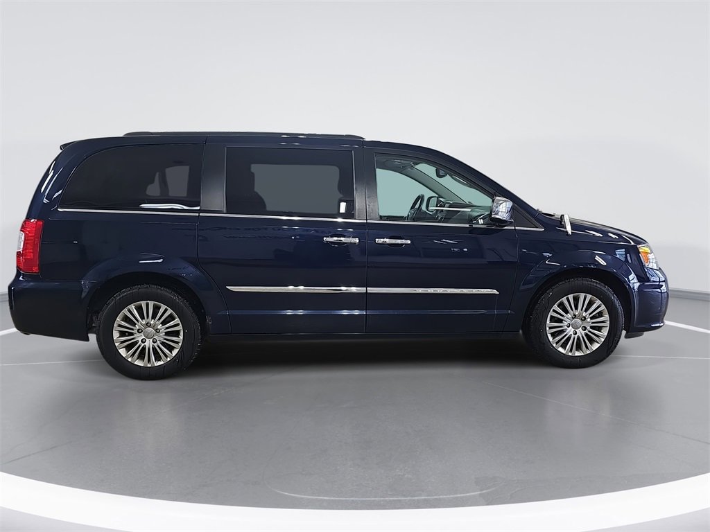 Used 2015 Chrysler Town & Country Touring-L with VIN 2C4RC1CG9FR563270 for sale in Davison, MI