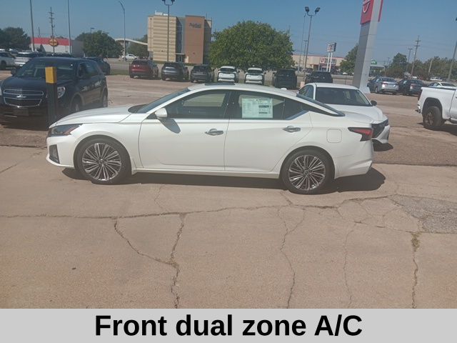 2025 Nissan Altima 2.5 SL photo 2